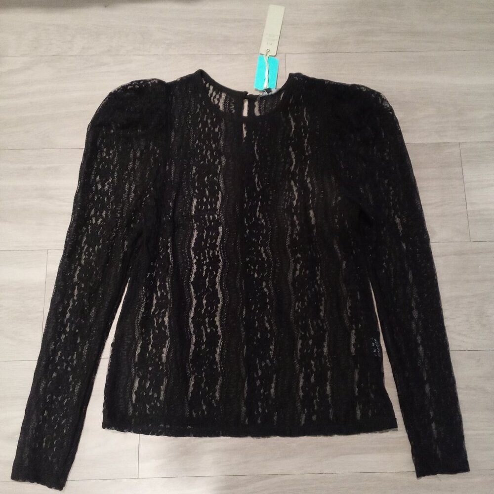 Rhapsodielle Black lace top with puffy sleeve